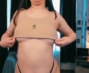 imhermesbaby is a 18 year old female webcam sex model.
