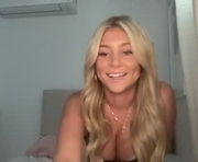 juliaxjackson is a 18 year old female webcam sex model.