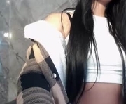 valentina17_ is a  year old female webcam sex model.