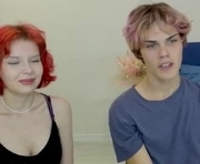 bonnie_and_c1yde is a 18 year old couple webcam sex model.