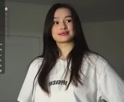 floralmuse is a 21 year old female webcam sex model.