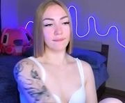 larakrein_lk is a 19 year old female webcam sex model.