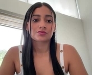 ashlyrouxx is a  year old female webcam sex model.