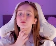 _secretelly_ is a 19 year old female webcam sex model.