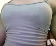 maxladycox is a 18 year old female webcam sex model.