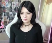 emmadarkk is a 18 year old female webcam sex model.