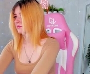 diana_davis is a 18 year old female webcam sex model.