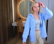 cletaunderkoffler is a 18 year old female webcam sex model.