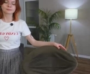 maureengleghorn is a 18 year old female webcam sex model.