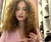alfredaspagnolo is a 18 year old female webcam sex model.