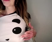 sunshine_in_your_life is a 18 year old female webcam sex model.