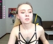 avgustinalush is a  year old female webcam sex model.