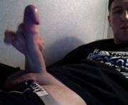 garrix667 is a 24 year old male webcam sex model.