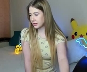 alicia_hines is a 20 year old female webcam sex model.