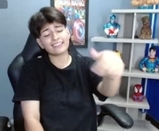bryce_evans is a 18 year old shemale webcam sex model.