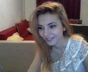 karinkennet is a 18 year old female webcam sex model.