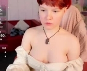 dreammyluna is a 18 year old female webcam sex model.