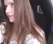 elfy___ is a 18 year old female webcam sex model.