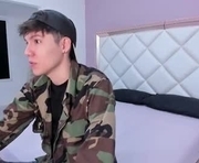 daphne_and_roger is a  year old couple webcam sex model.