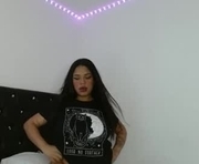 reina_reina is a  year old female webcam sex model.