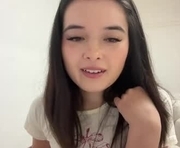 sabrina_heart_aus is a 18 year old female webcam sex model.