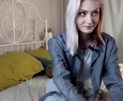 piabathurst is a 19 year old female webcam sex model.
