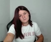 izzyflame18 is a 18 year old female webcam sex model.