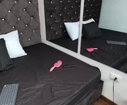 queenscarlett_ is a  year old female webcam sex model.