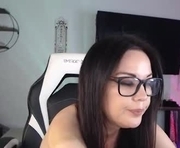 cassandrachaos is a 36 year old female webcam sex model.