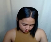 hoelyhanabi is a 19 year old female webcam sex model.