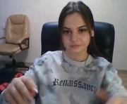 cassandrademello is a 18 year old female webcam sex model.