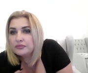 malorine is a  year old female webcam sex model.