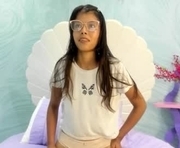 arietta_skinny is a 21 year old female webcam sex model.