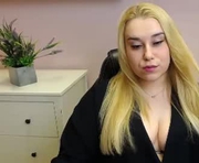 lushhailey is a 23 year old female webcam sex model.