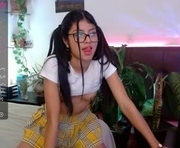 minikunis is a 18 year old couple webcam sex model.