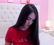 noah_russel is a 24 year old female webcam sex model.