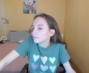 sonyasue is a 19 year old female webcam sex model.