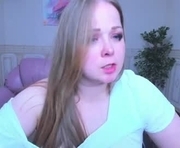 nora_cole is a 29 year old female webcam sex model.