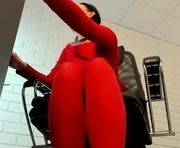 elektranoe is a 20 year old female webcam sex model.