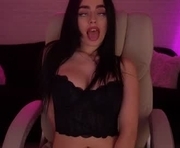 daenerys_daen is a 19 year old female webcam sex model.