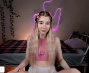 callmeeffy is a 18 year old female webcam sex model.