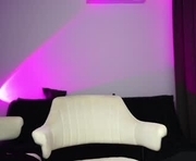 whitebanny is a 21 year old female webcam sex model.