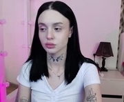 tayaavis is a 19 year old female webcam sex model.