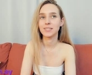 minnietammy is a 18 year old female webcam sex model.