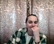 lealove999 is a 24 year old female webcam sex model.