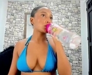 pandora_gu1 is a  year old female webcam sex model.
