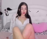 katrinakelly is a  year old female webcam sex model.