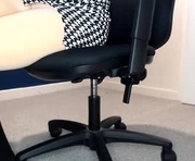 bethanyd04 is a  year old shemale webcam sex model.