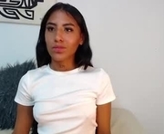 deysha_garncia is a 18 year old female webcam sex model.