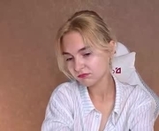 milavance is a  year old female webcam sex model.